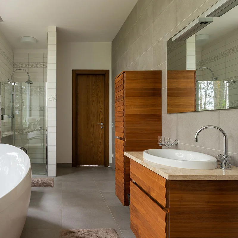 Meuble salle de bain design avec bois et lattes